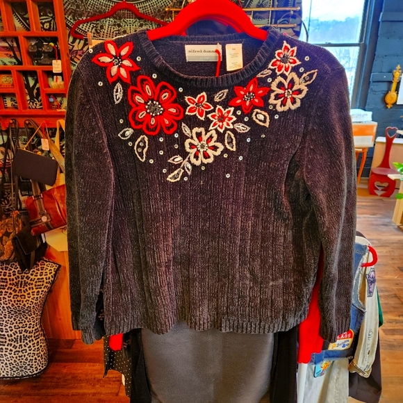 💮🌹Vintage 00's Embroidered Chenille Sweater💋❣️ - Picture 8 of 9